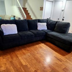 Living Spaces Black Sectional Couch – Excellent Condition