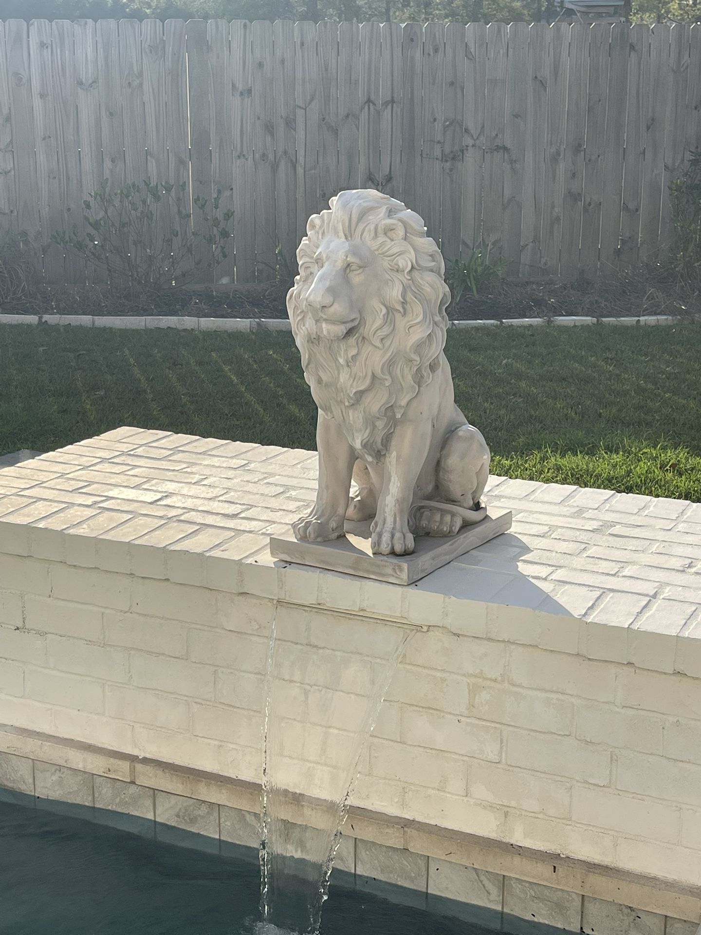 Set Of 2 Lion statues