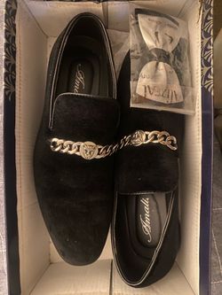 Black dress shoes