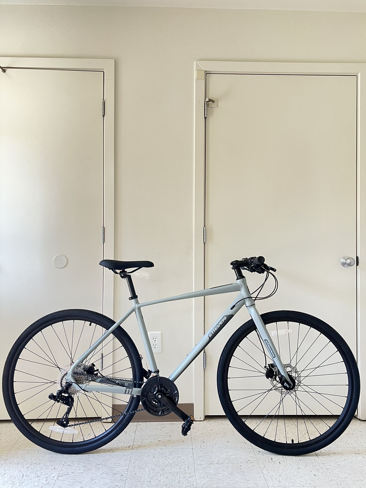 E11ven F.3 Hybrid Bike 