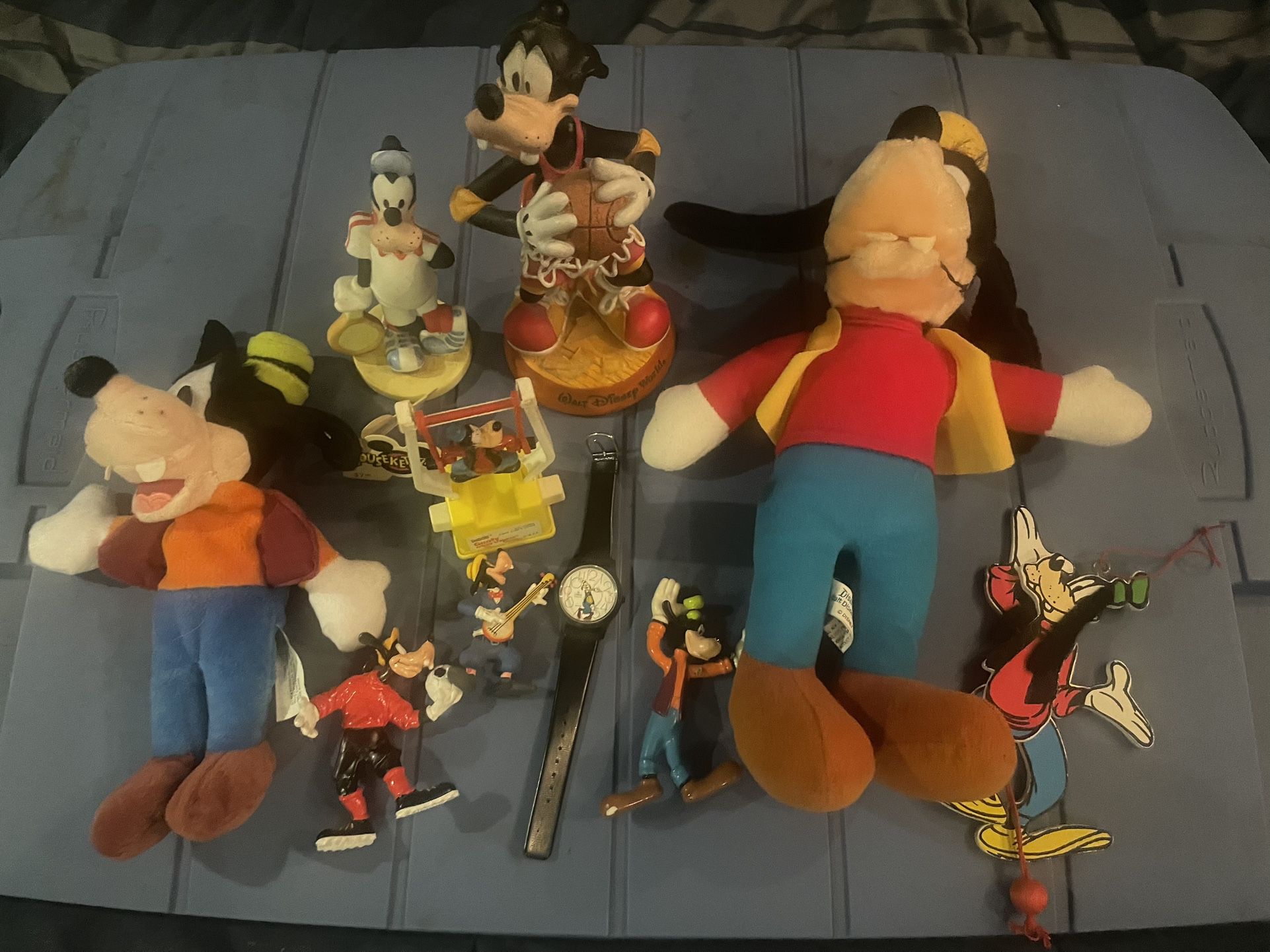 (10) Piece Disney Goofy Lot