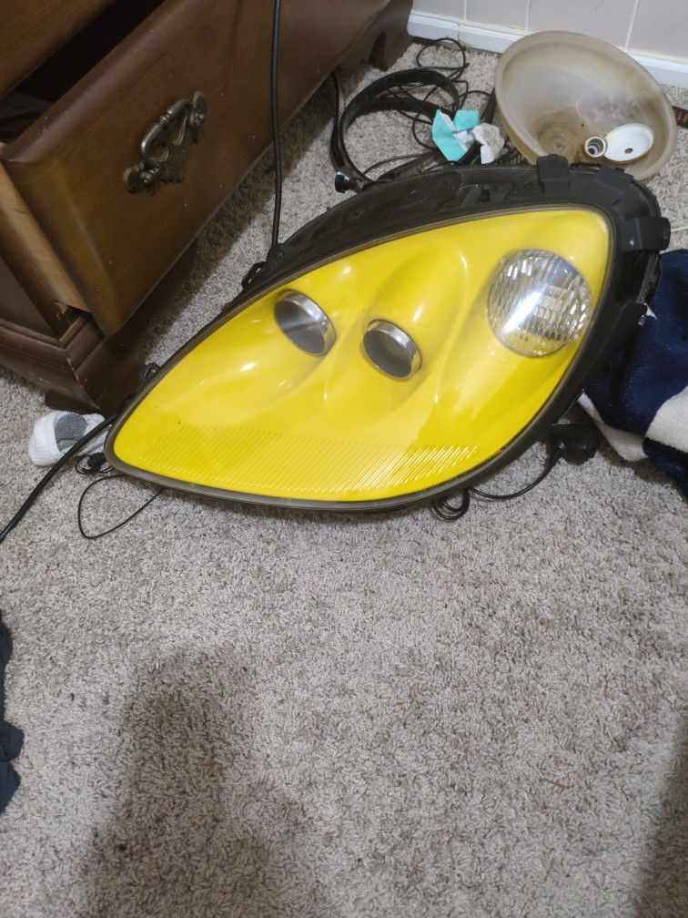 '07 Driver Side Headlight Canary Yellow
