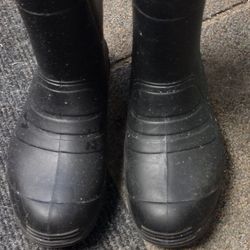 Botas Impermeables Y Anti-Derrapantes ..  Talla Entre 8y9 .