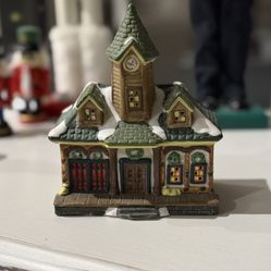 Dickens Collectables 1996 Lighted Train Station