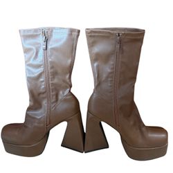 BROWN PLATFORM BOOTS 