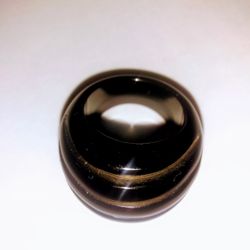 Black onyx ring with gold stripes size 7.🎁🎁🎁