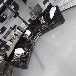 BLACK L SHAPE COUCH FOR ONLY $1599