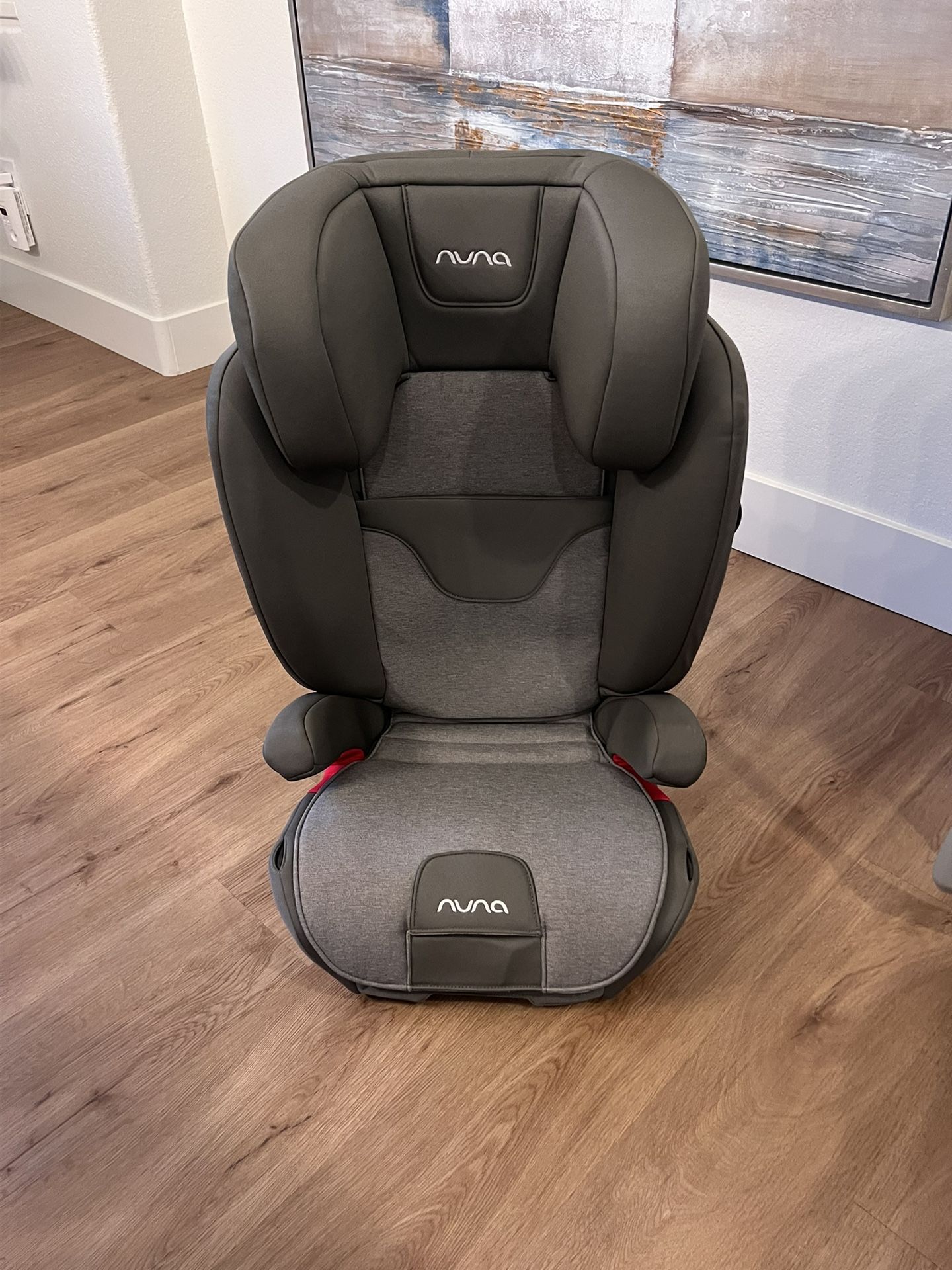 Nuna Aace booster seat