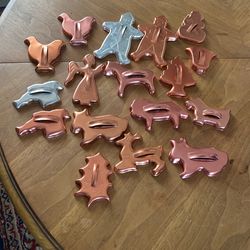 17. Beautiful Brand New Cookie Cutters/Shapers