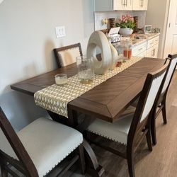 Table And Chair 