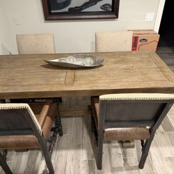 Bar Table With 4 Bar Stools 