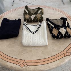 4 Sz Lg Men’s Vest