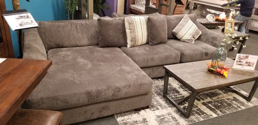 BRAND NEW SECTIONAL SOFA