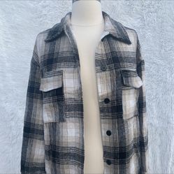 New Women Flannel With Front Pockets Size Small