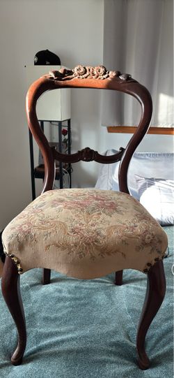 Antique Victorian Carved Wood Accent Chair