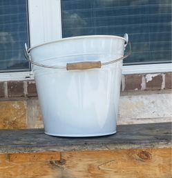 Farmhouse Style Pale