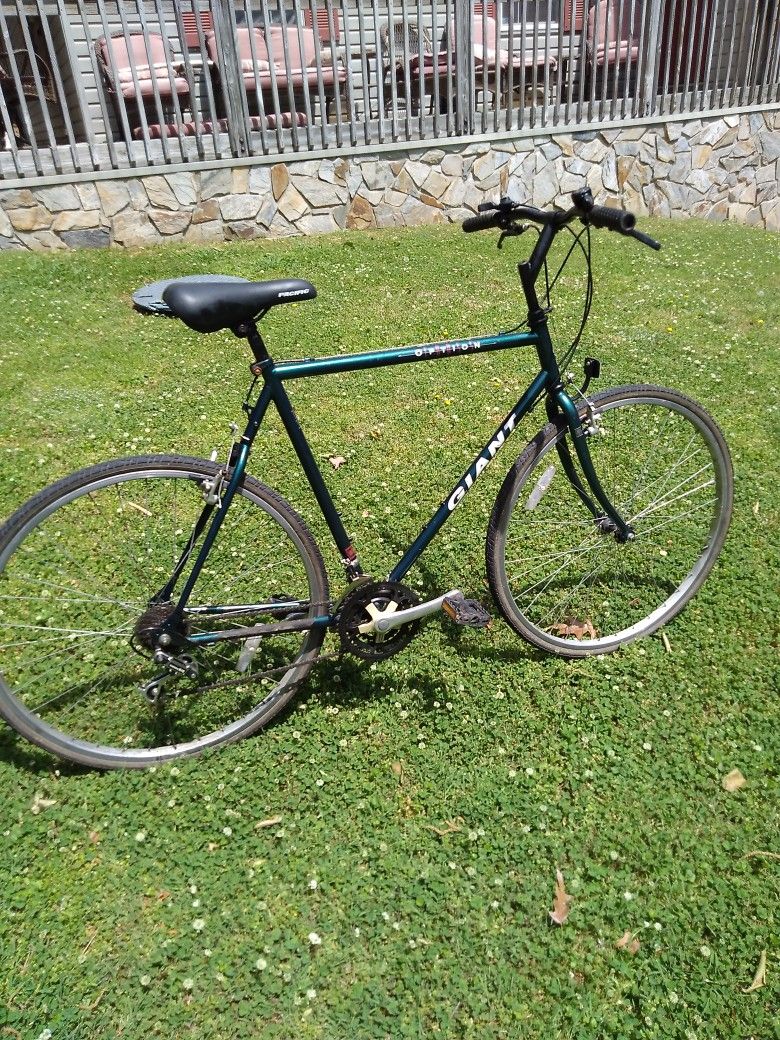 GIANT. CROSS. OPTION. 21 SPD. HYBIRD BIKE
