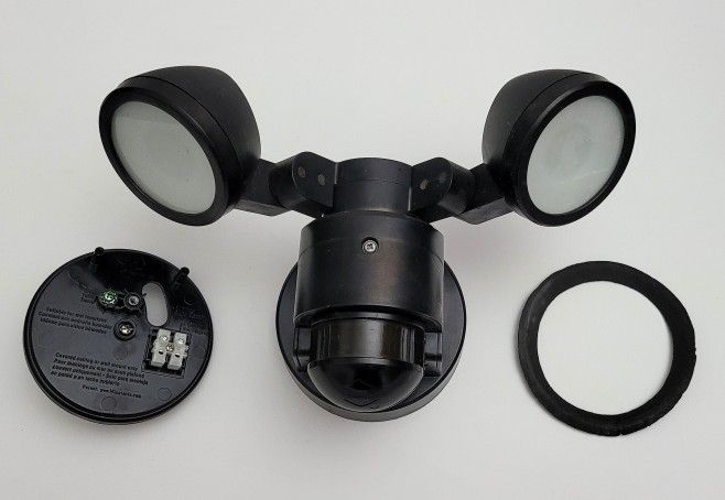 Intertek 5852 Security light with sensor (LED) for Sale in Temple City ...