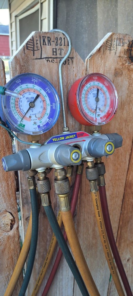 Yellow Jacket 49968 - TITAN Manifold w/Hoses and Ball Valves,