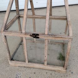 Wooden Plexiglass Terrarium With Hinged Lid
