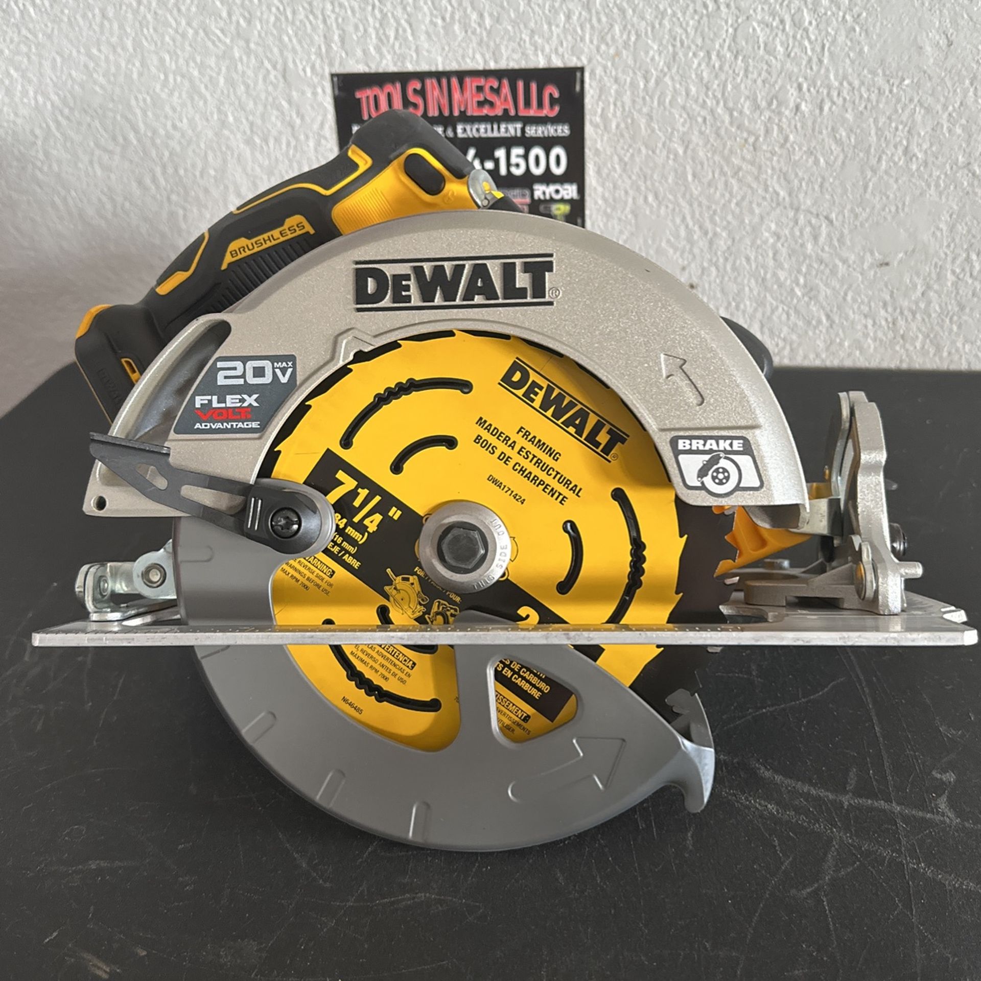 20V MAX Cordless Brushless 7-1/4 in. Circular Saw with FLEXVOLT ADVANTAGE (Tool Only)