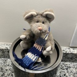  "Chedda Mouska" plush mouse from Boyds Bears' 1993 Archive Collection. 