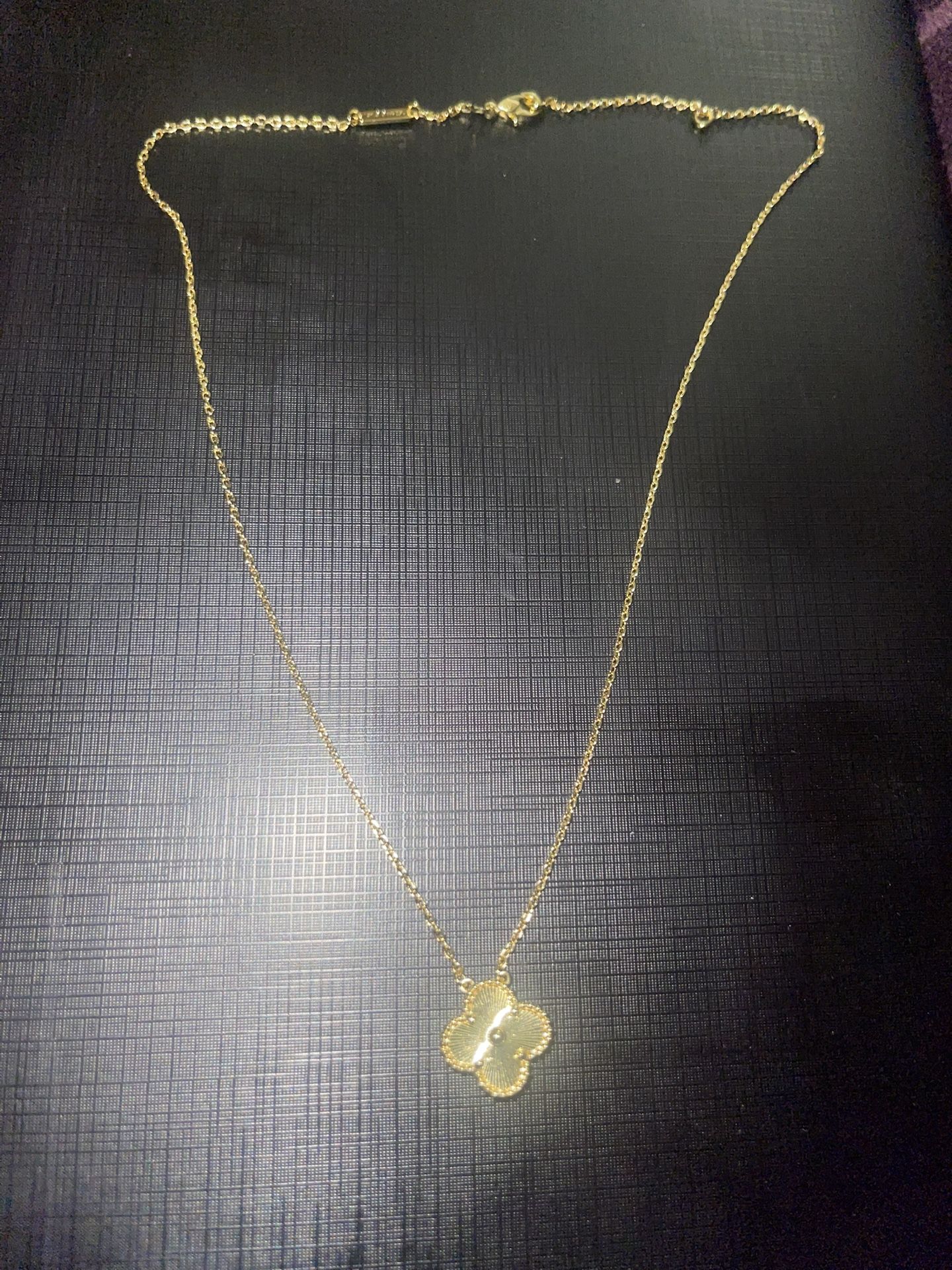 Vancleef Vintage Alhambra pendant