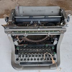 Typewriter 