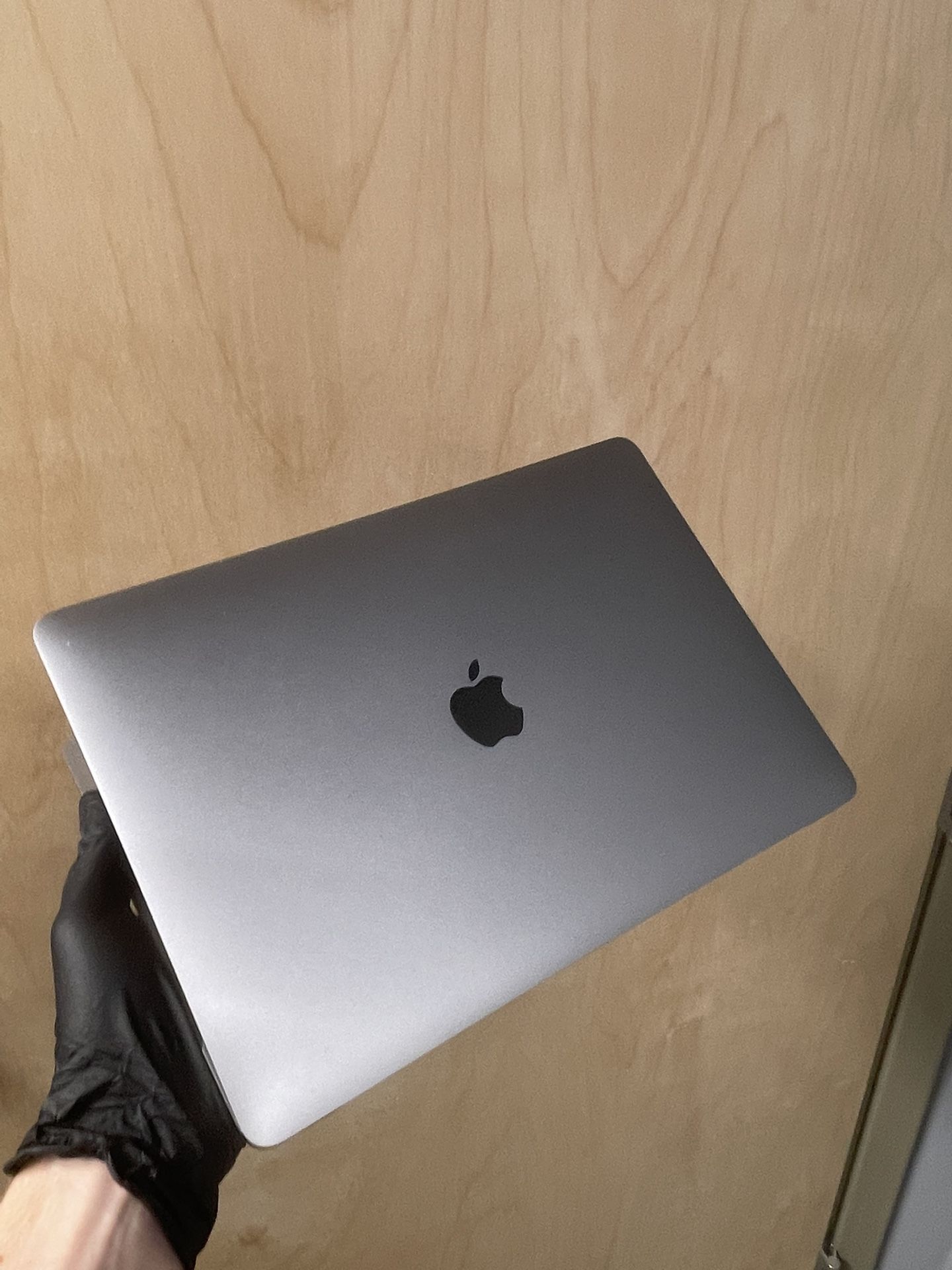 Apple MacBook Pro 2017 13” ~ 128gb ~ Silver