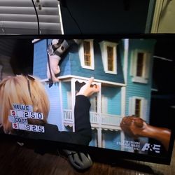 65 Inch Sharp Tv W Remote N Roku. Can Deliver For Xtra $10