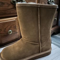 Bearpaw Boots $100 (size-8w)New