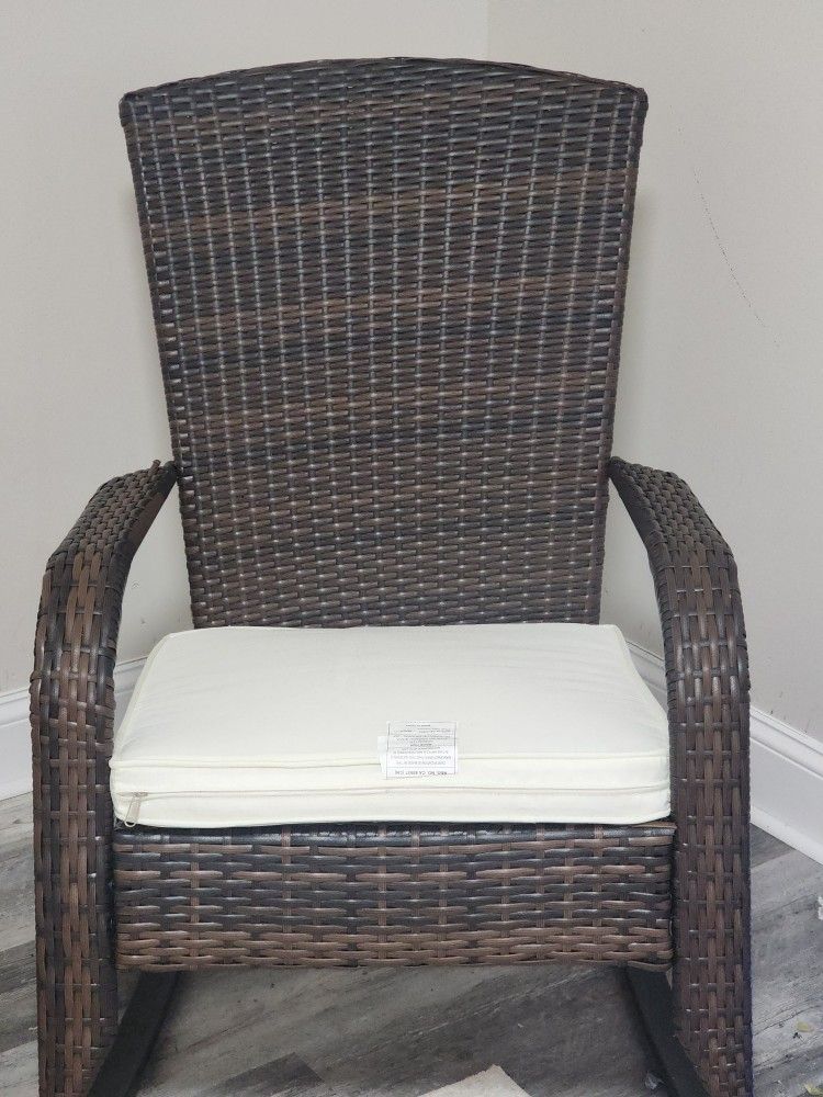Wicker/Rattan Inspired Wicker Chair