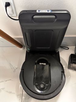 Shark Robot Vacuum with Self-Empty Base