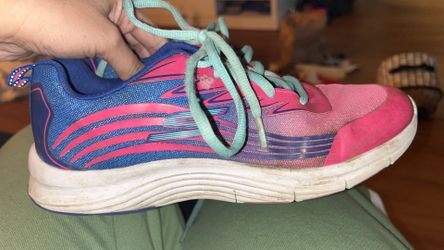 Size 6y Skechers Shoes 