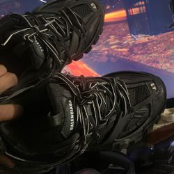 balenciagas tracke