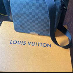 Louis Vuitton Checkerboard Crossbody men messenger bag for Sale in Atlanta,  GA - OfferUp