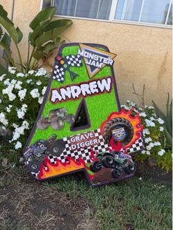 Monster Jam number four pinata número cuatro
