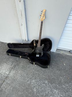 Silvertone Electric Bass Guitar with Hard Case