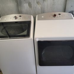 Kenmore Large Capacity Washer And Gas Dryer Set 