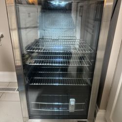 Beverage Refrigerator 