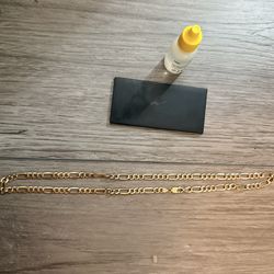 Solid 10k gold - Figaro Chain 22”