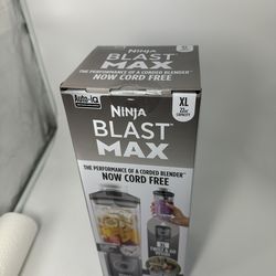 Ninja Blast Max Portable Blender 22oz (BC251GY) – Rechargeable & Travel-Friendly