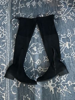 Women suede boots size10