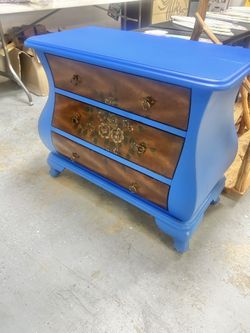 Vintage Chest Dresser 