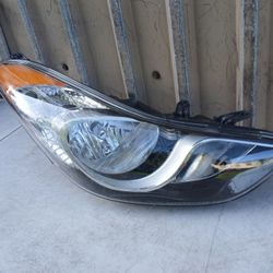 2011-2013 Hyundai Elantra Headlight Passenger Right Side OEM 