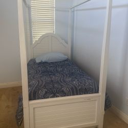 Girls White Bedroom Set - twin w trundle 