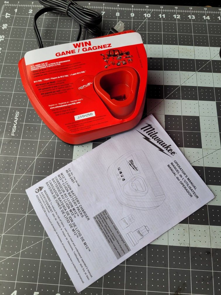 Milwaukee M12 Charger
