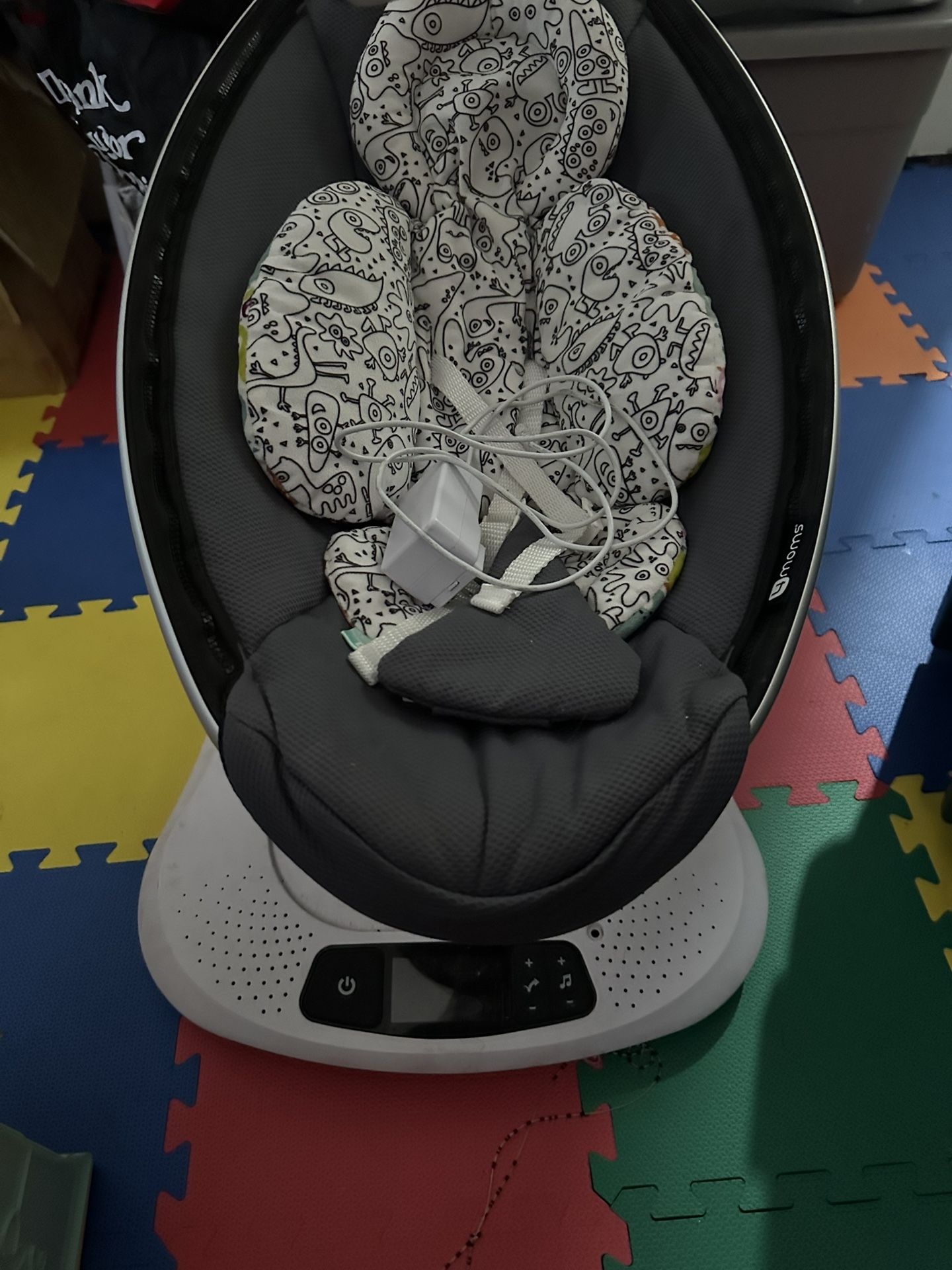 4 moms chair 