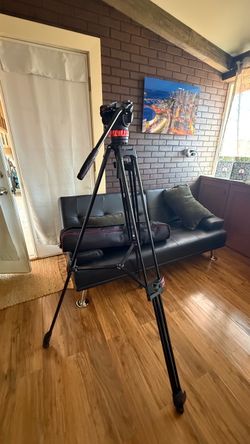 Heavy Duty Camera Tripod with Fluid Head