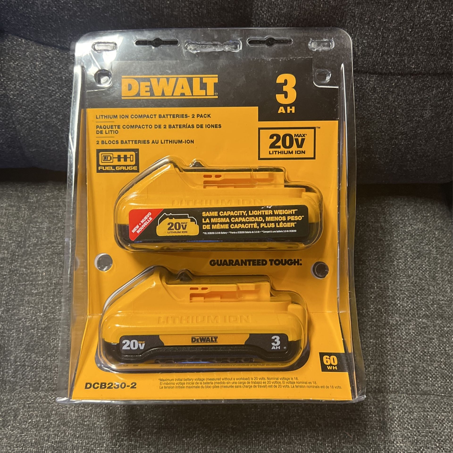 DEWALT 20 Volt MAX Compact Lithium Ion Battery Pack (2 Pack)